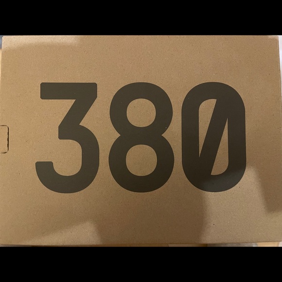 Adidas Yeezy 380 - Picture 2 of 4